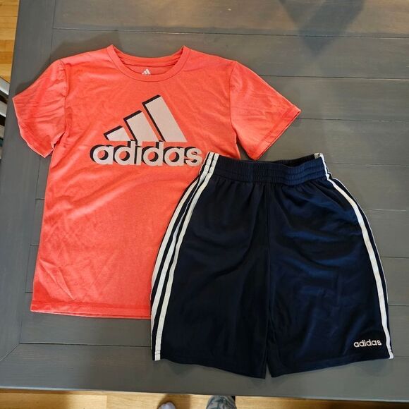 adidas Other - Boys Adidas two-piece medium set
